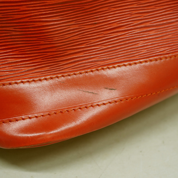 LOUIS VUITTONAuth  Epi Noe M44007 Women's Shoulder Bag Castilian Red - Picture 7 of 10